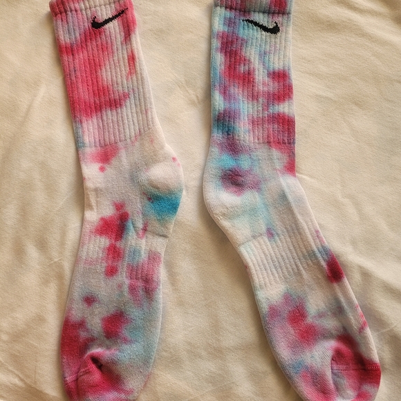 Socks Tie Dye - Picture 3 of 3